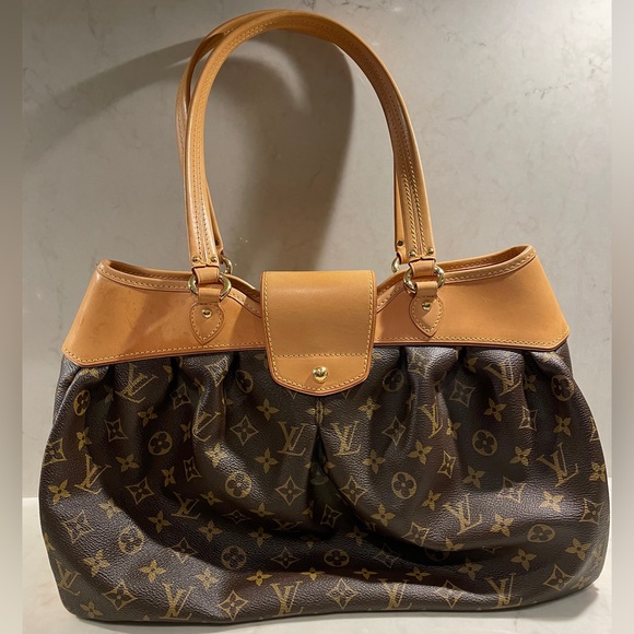 Louis Vuitton Purse - Picture 3 of 16